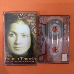 Nermin Timuçin-Gül Düşen Gülün Üstüne