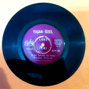 Yaşar Özel - Bu son şarkımda sen varsın