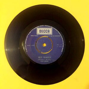 Tom Jones ‎– Help Yourself
