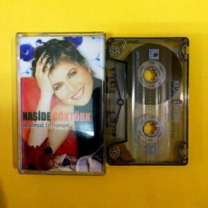 Naşide Göktürk ‎– Unutmak İstiyorum