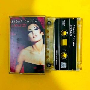 Sibel Tüzün - Kırmızı